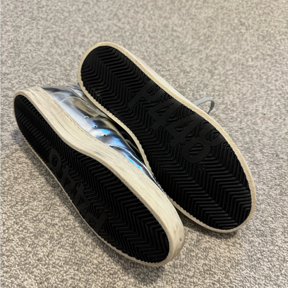 🚨SOLD🚨P448 silver metallic sneaker with blue sock attached - Picture 2 of 3